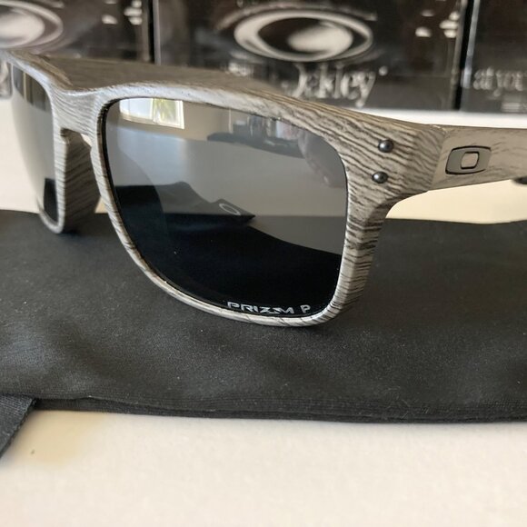 OO9102 Oakley Holbrook WoodGrain Prizm Polarized Sunglasses - Picture 4 of 6